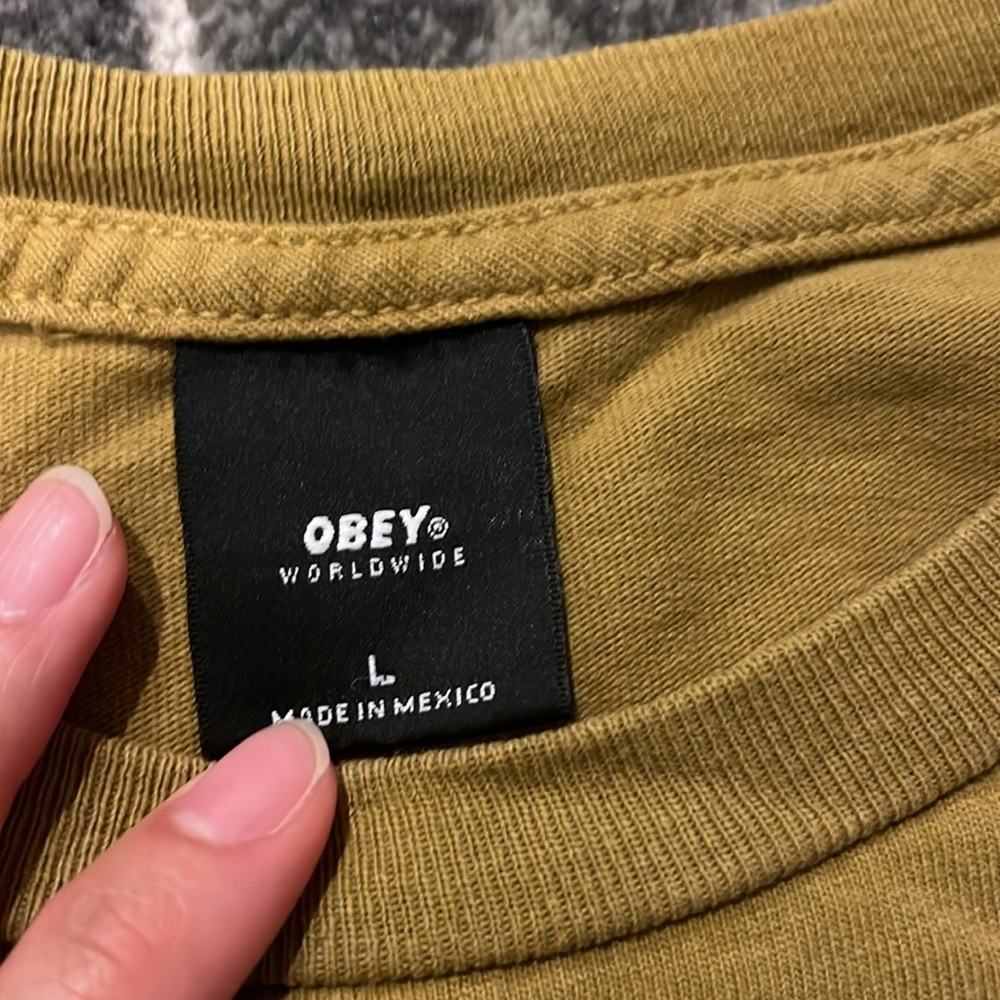 Obey top - Picture 3 of 5